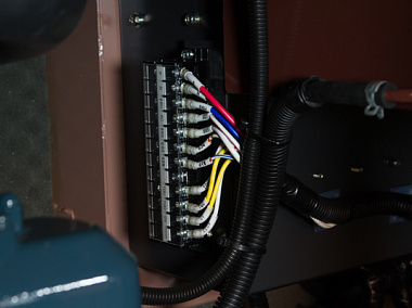 Дизельный генератор Toyo TKV-27TBS в кожухе - Фото 8 Дизельный генератор Toyo TKV-27TBS в кожухе - Фото 8